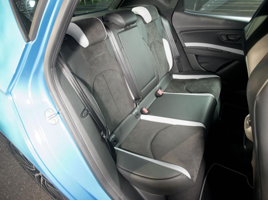  Seat Leon Cupra 290 2016 года  (UK) (фото 25 из 30)